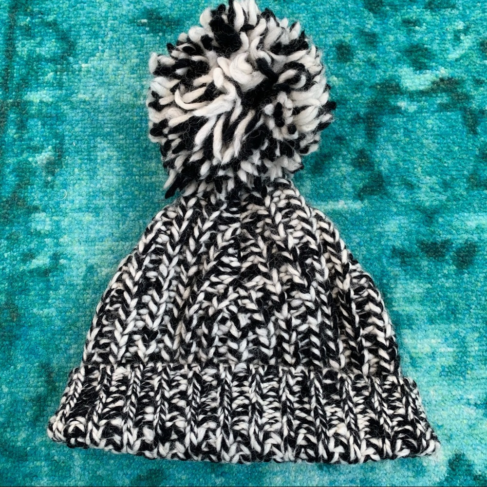 Club Monaco Beatriz Beanie Pom Knit Hat